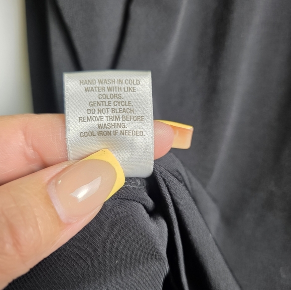 Roz & Ali Black Draped Front Top Petite L Polyester Blend - Picture 7 of 7